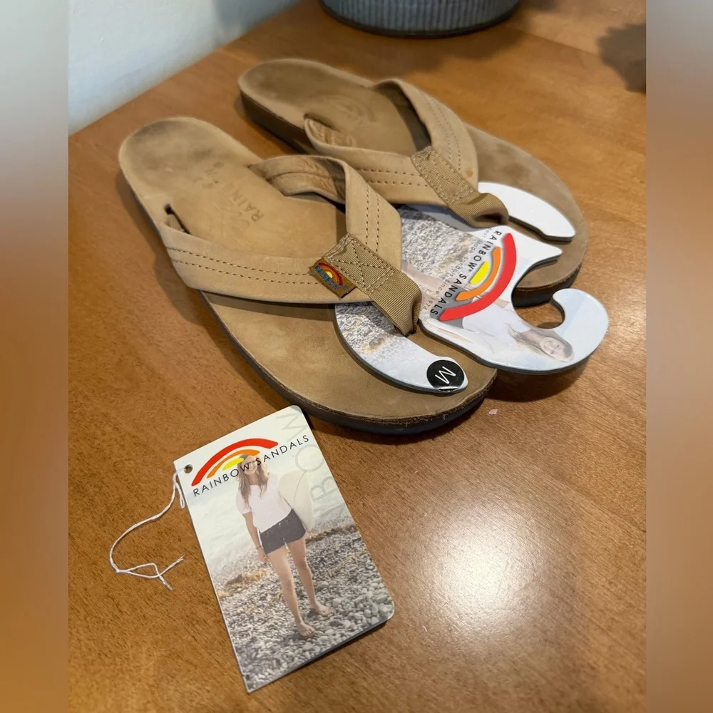 Women’s Rainbow Sandals Size M (7-8) Tan Flip Flops NWT - Picture 1 of 3